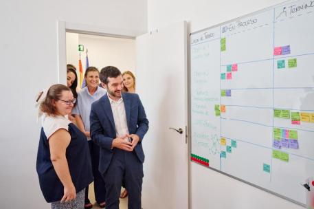 Pablo Bustinduy en la visita al CEACOG