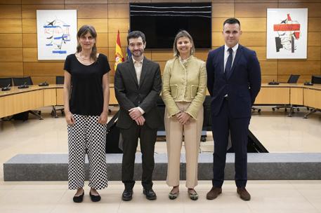 Bibiana Medialdea, secretaria general de Consumo y Juego, Pablo Bustinduy, ministro de Derechos Sociales, Conumo y Agenda 2030, Ana Caballero, presidenta del Consejo de Consumidores y Usuarios y Daniel Arribas, Director General de Consumo