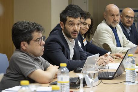 El ministro Bustinduy junto al director General de los Derechos de las Personas con Discapacidad, Jesús Martín, durante el Consejo