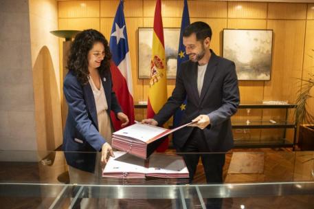 Foto durante la firma