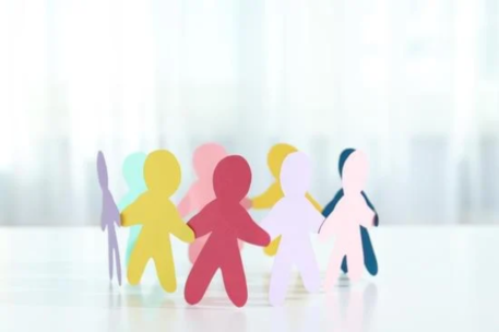 Imagen de archivo de unas figuras de papel